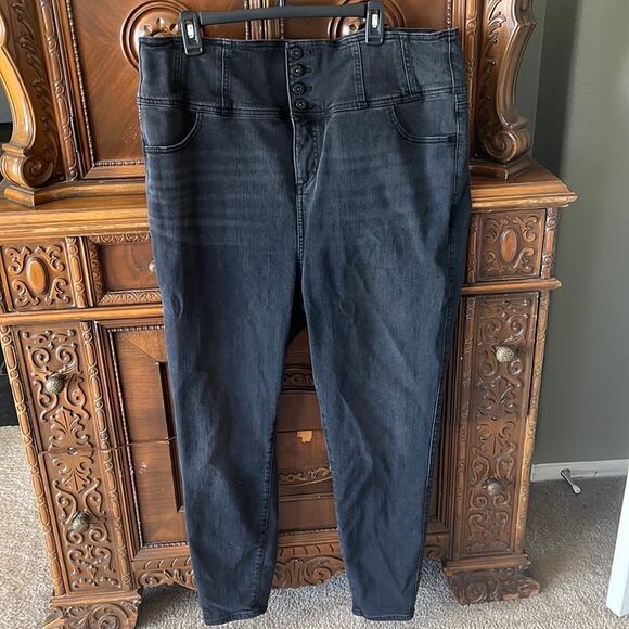 Torrid Feel The Fit black high rise tall skinny jeans. - Picture 1 of 9